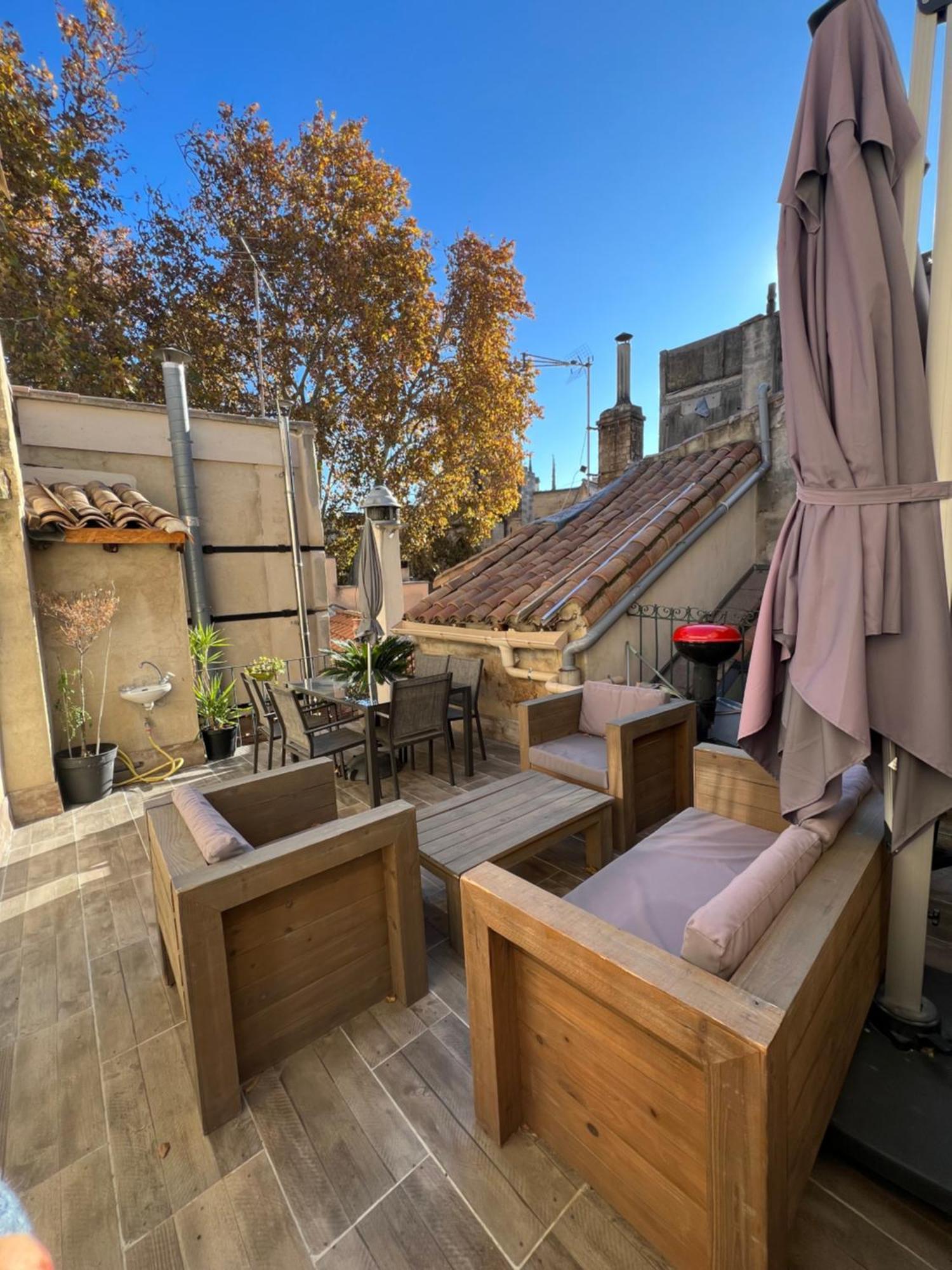 Rénové, Vue Sur Palais Des Papes, Terrasse Et Wifi Troisieme Etage Appartement Avignon