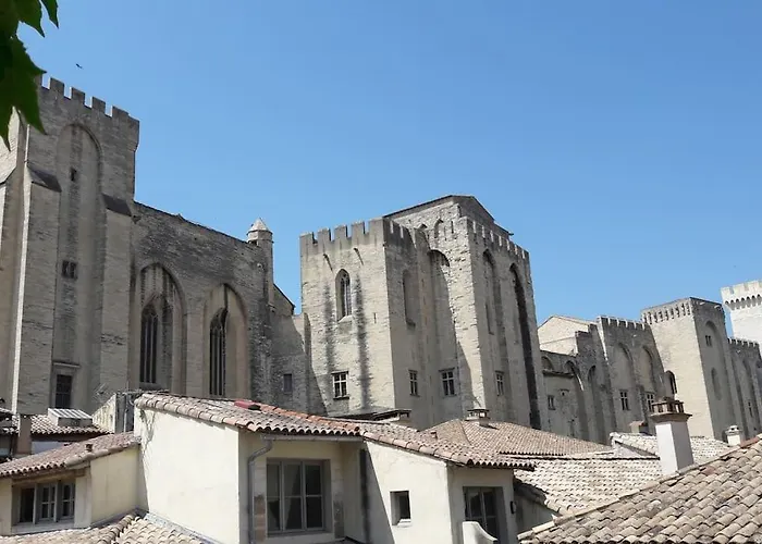 Renove, Vue Sur Palais Des Papes, Terrasse Et Wifi Troisieme Etage