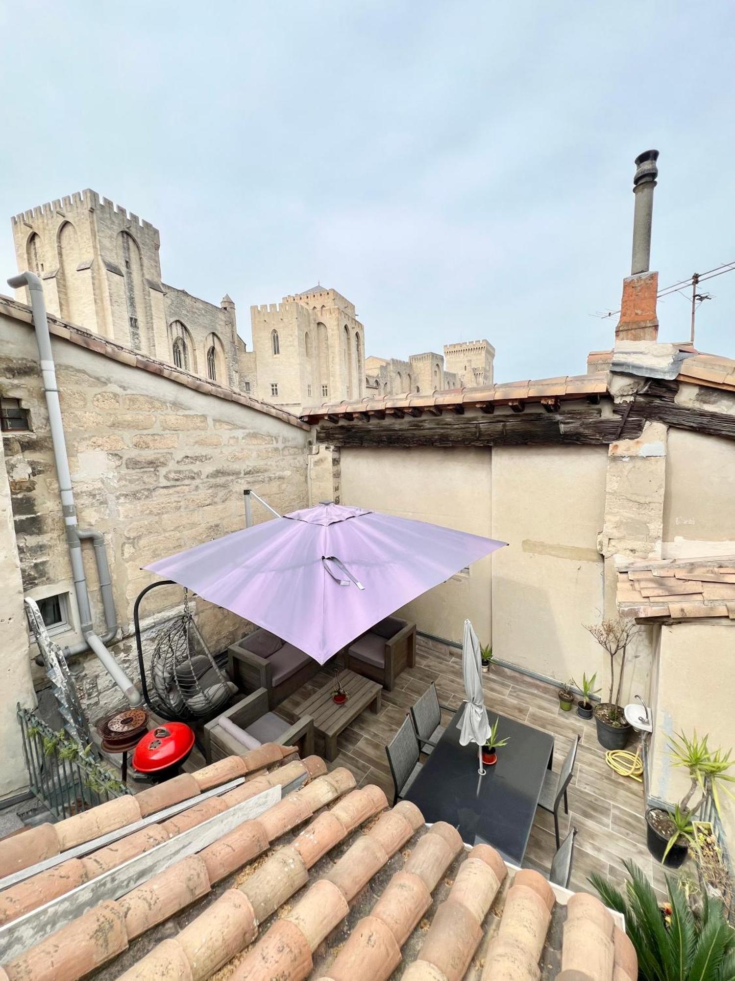 Renove, Vue Sur Palais Des Papes, Terrasse Et Wifi Troisieme Etage *