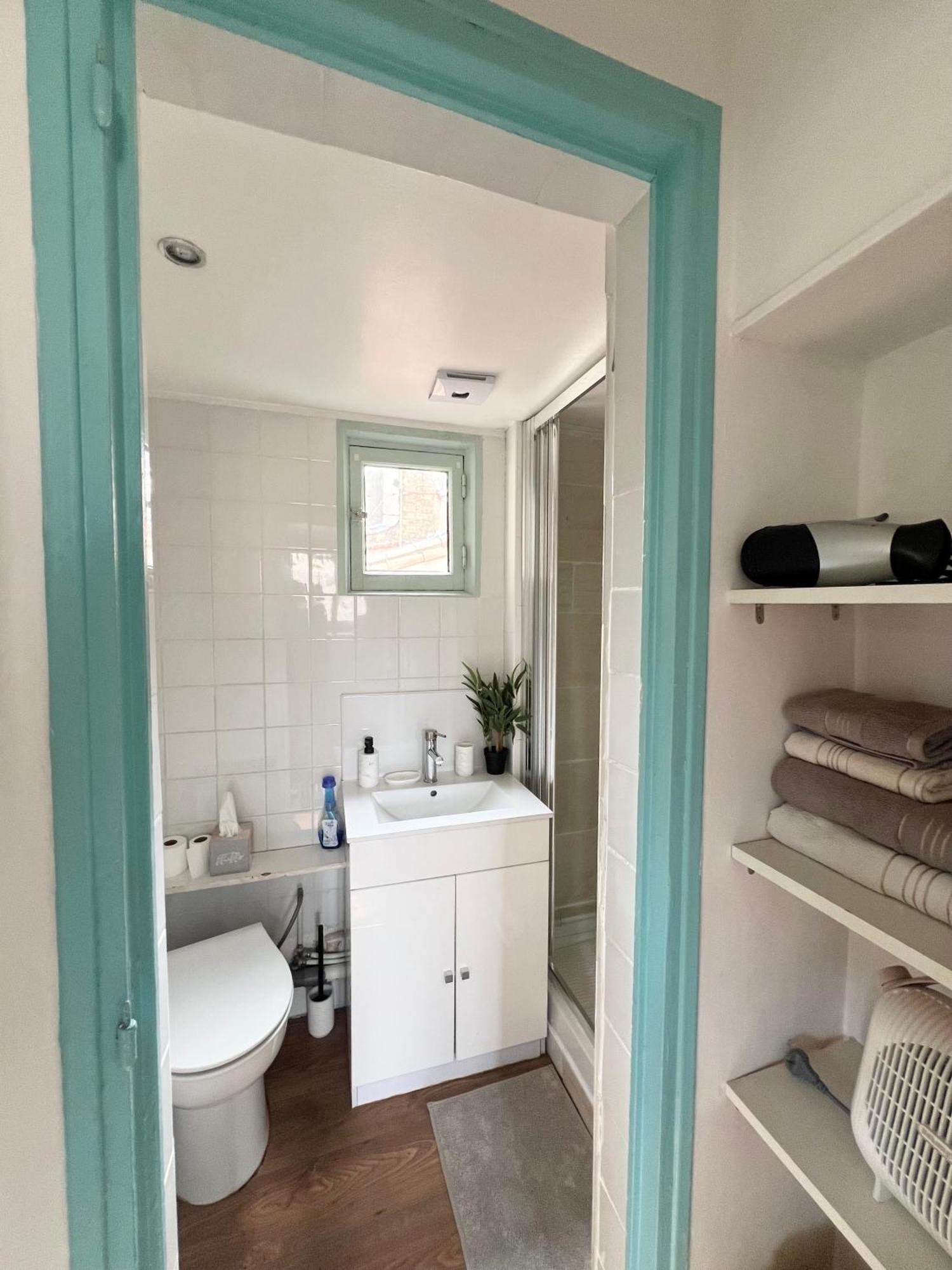 Apartment Renove, Vue Sur Palais Des Papes, Terrasse Et Wifi Troisieme Etage Avignon