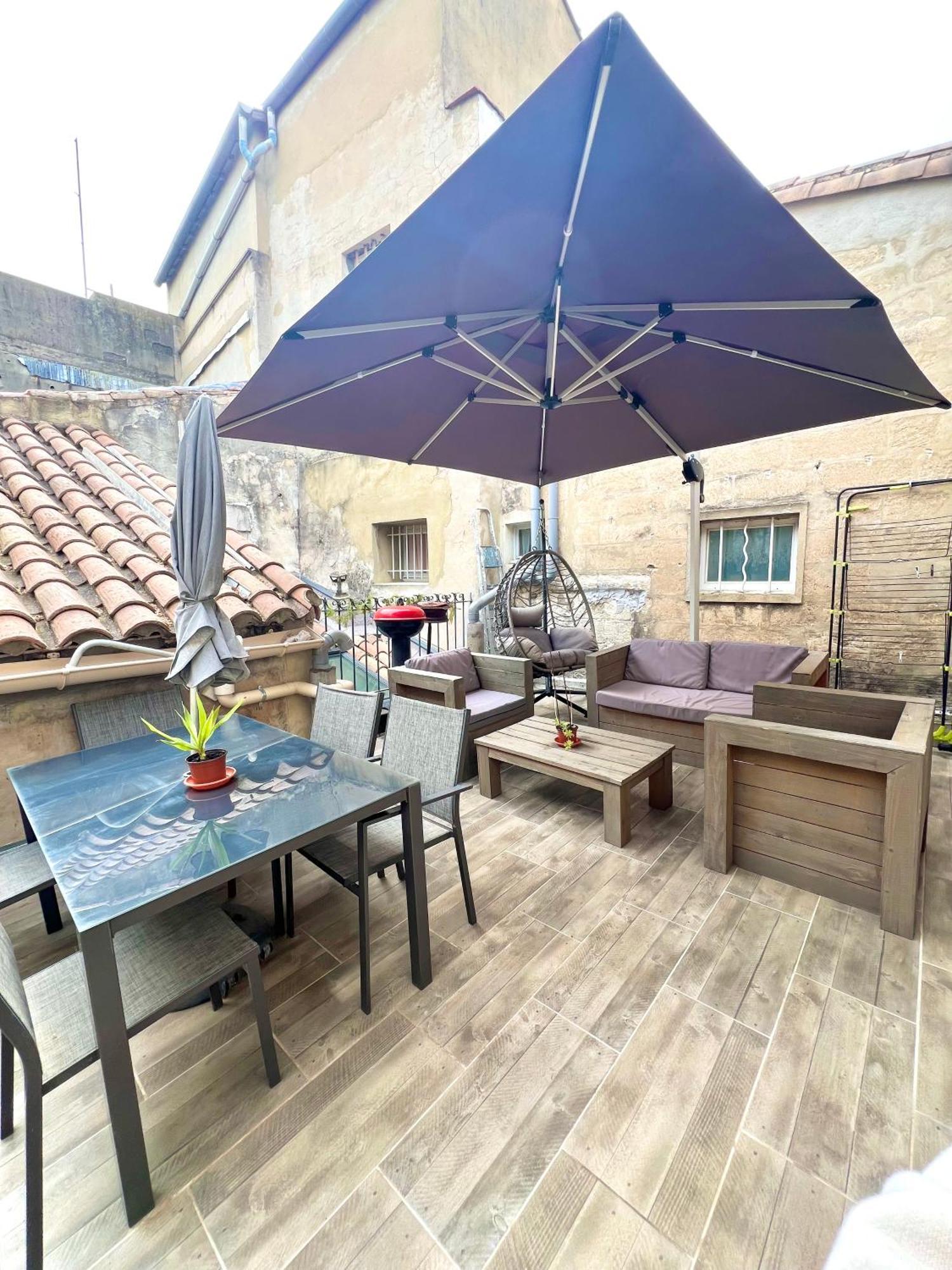 Apartment Renove, Vue Sur Palais Des Papes, Terrasse Et Wifi Troisieme Etage Avignon