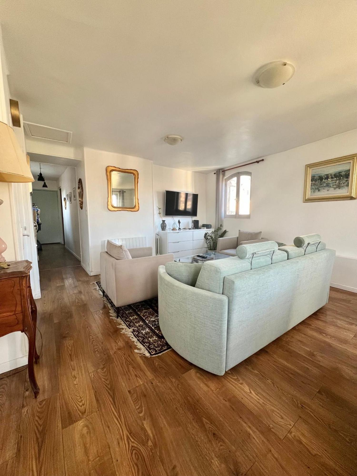 Apartment Renove, Vue Sur Palais Des Papes, Terrasse Et Wifi Troisieme Etage