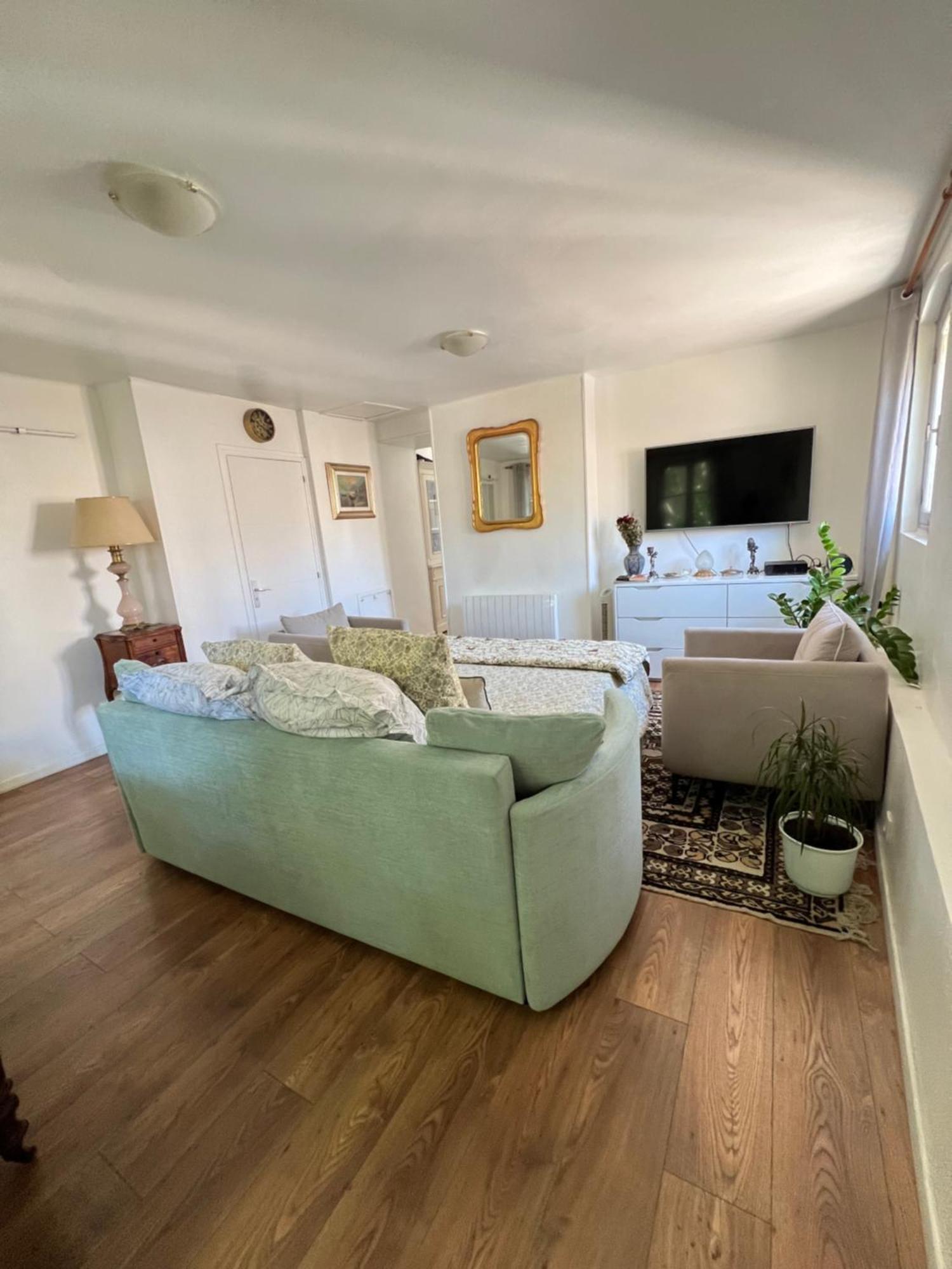 Apartment Renove, Vue Sur Palais Des Papes, Terrasse Et Wifi Troisieme Etage Avignon